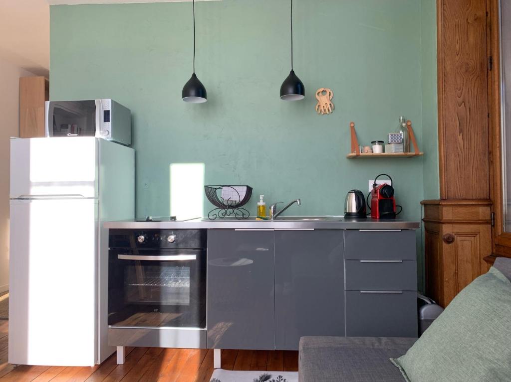 A deux pas de la gare, La Maison Rouge - 4