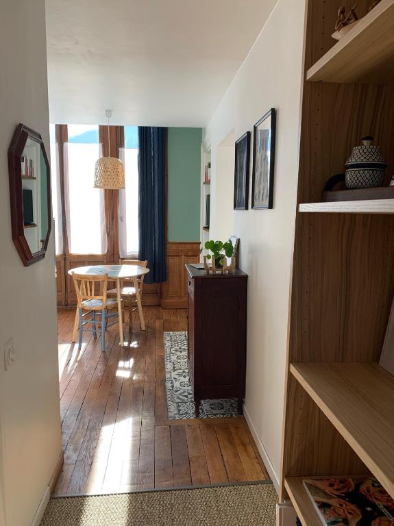 A deux pas de la gare, La Maison Rouge - 3