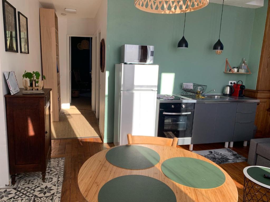 A deux pas de la gare, La Maison Rouge - 5
