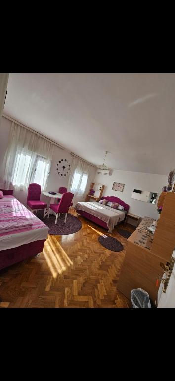 Studio Dzana, Mostar