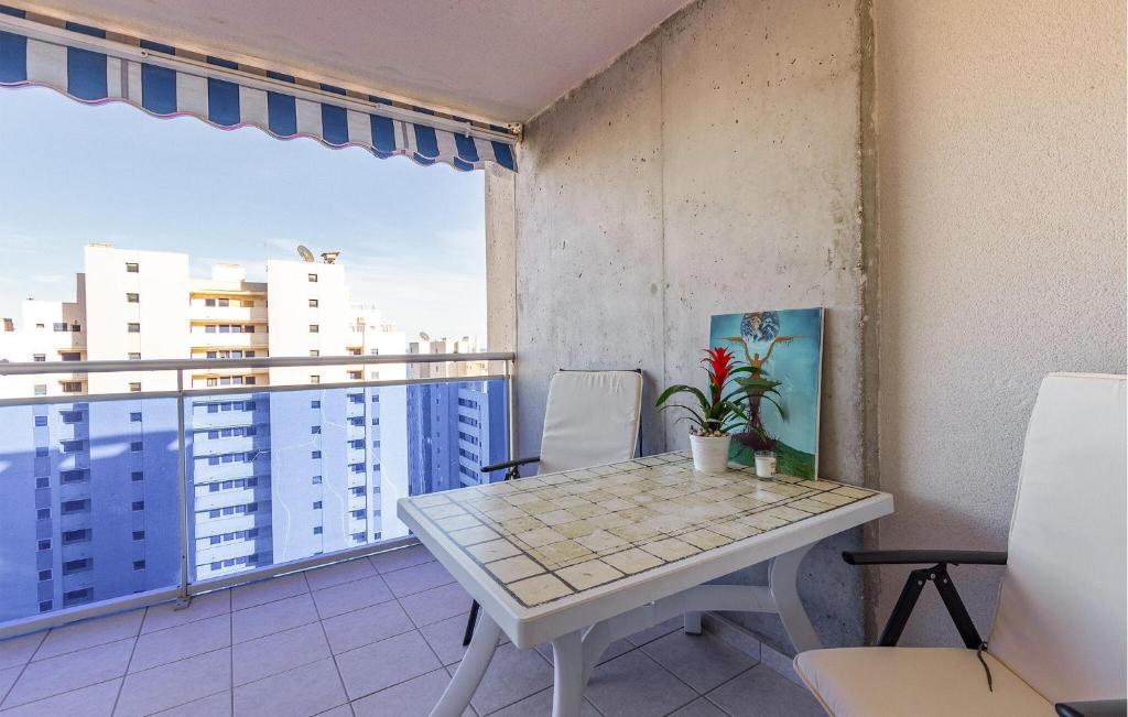Gorgeous Apartment In Villajoyosa - 2