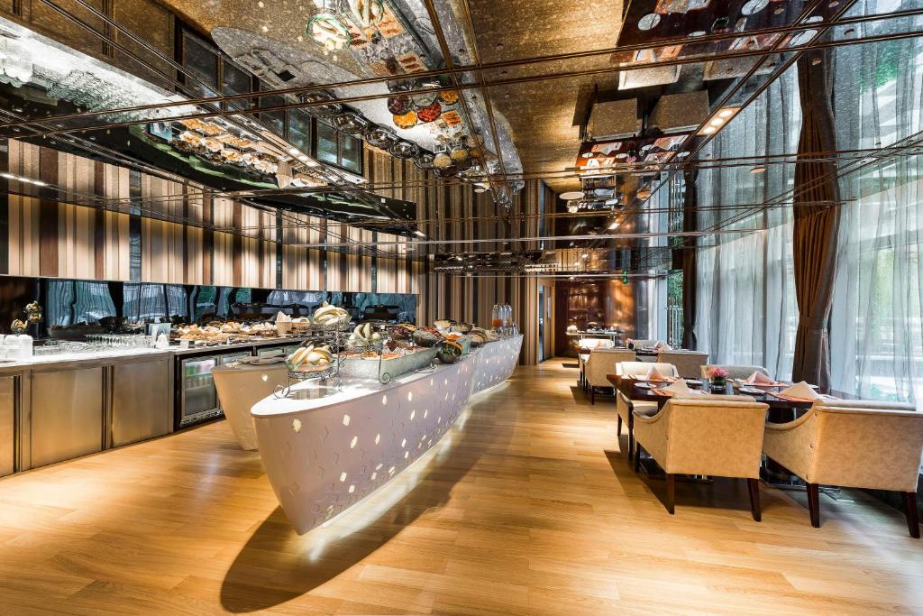 طعام و مشروبات