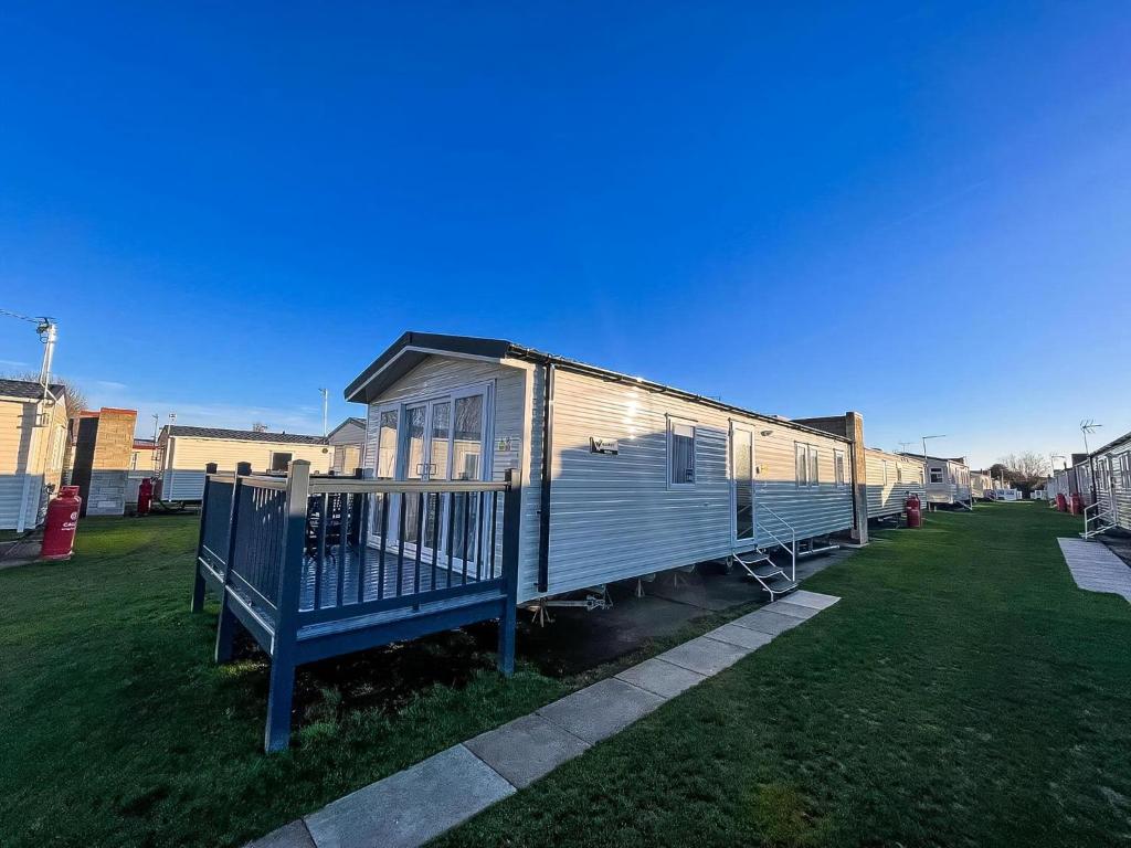 Modern 8 Berth Caravan With Decking At Naze Marine Park, Essex Ref 17145P, Walton-on-the-Naze