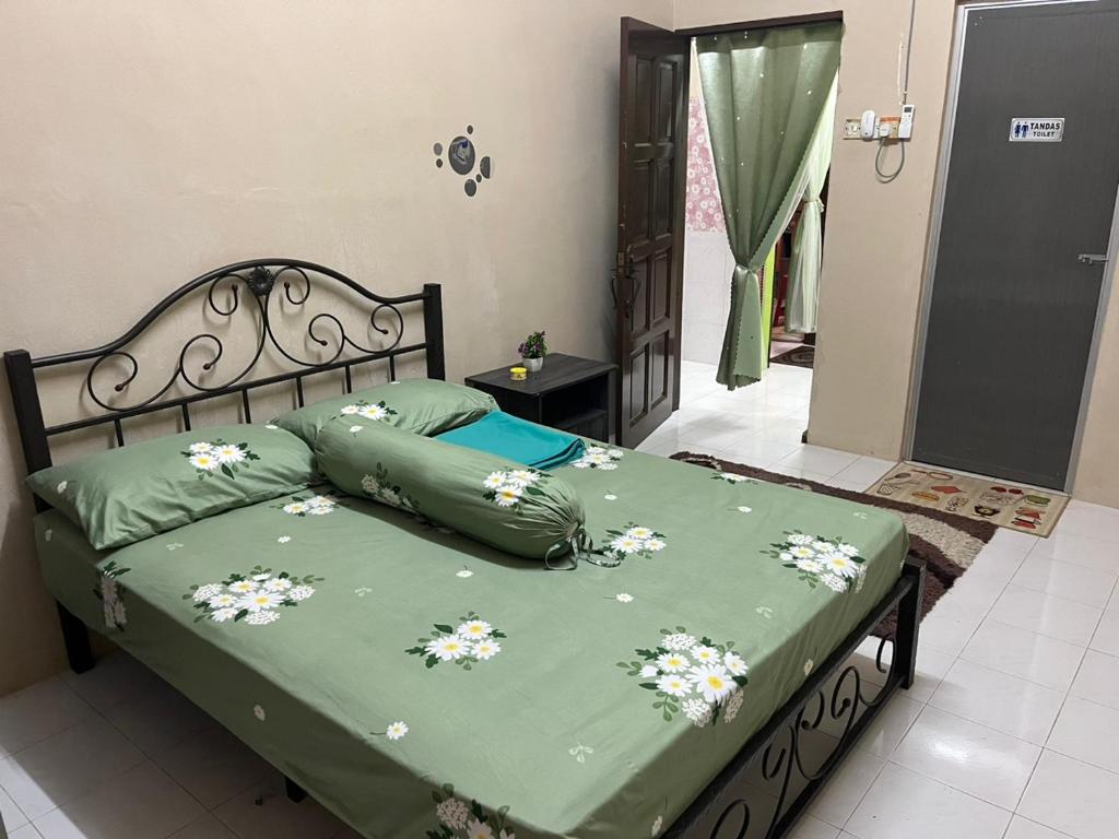 Homestay cikgu siti teluk intan, Teluk Intan