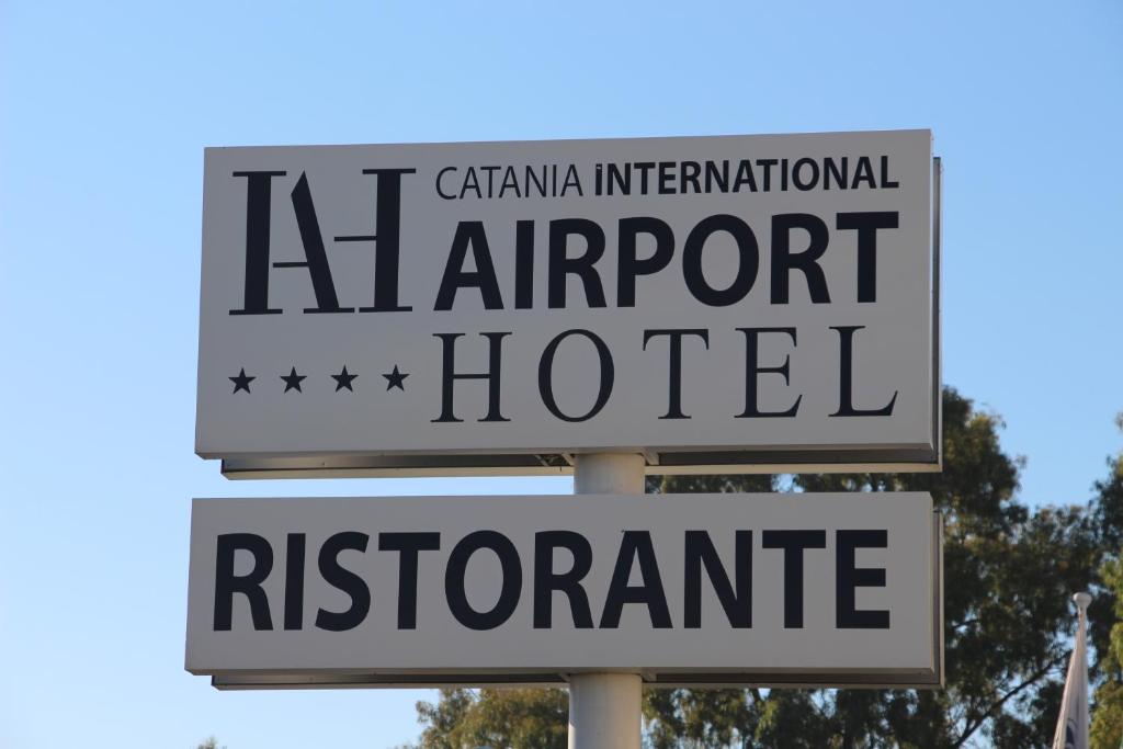 Catania International Airport Hotel — Restauracje i bary in Katania, Sycylia