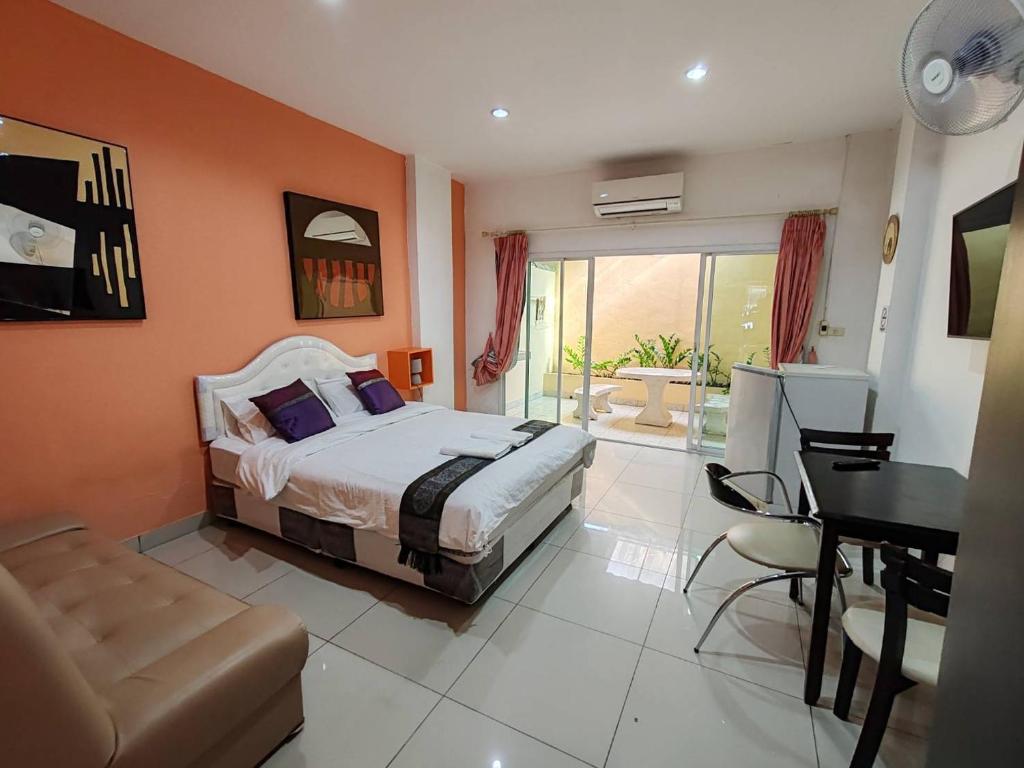 ジョムティエン ホステル (Jomtien Hostel)