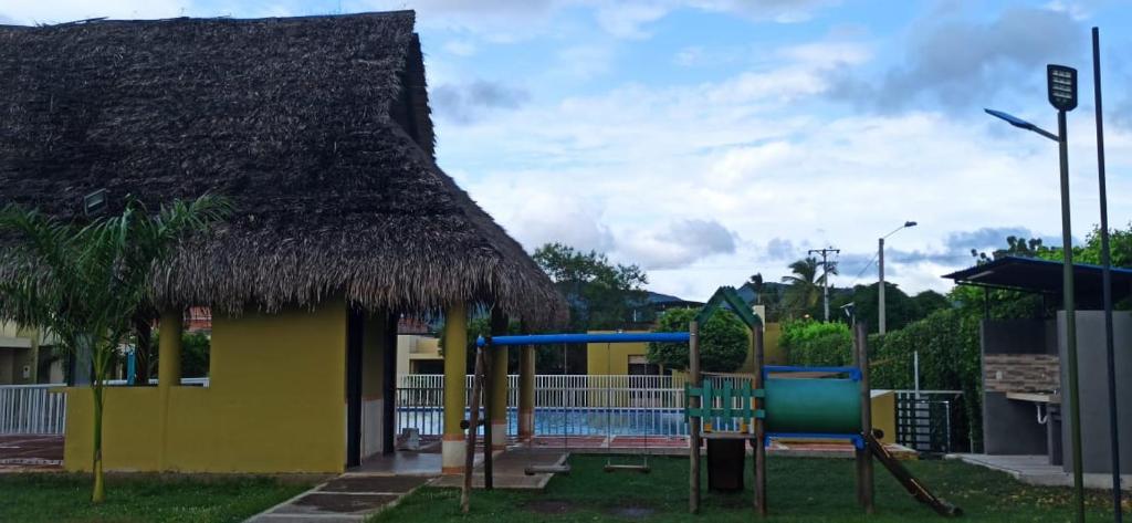 Casa en Condominio Flandes Tolima - 4