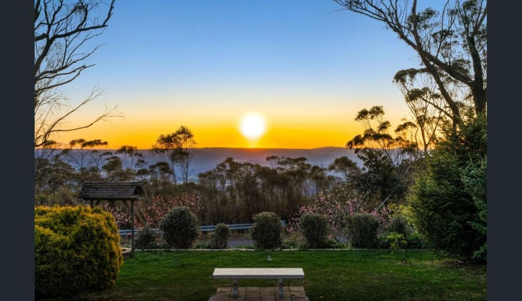 Megalong Views, Katoomba