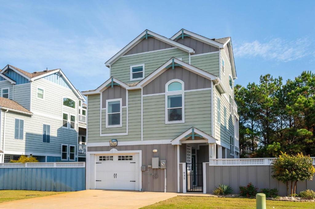 CB34 Salty Breeze, Corolla