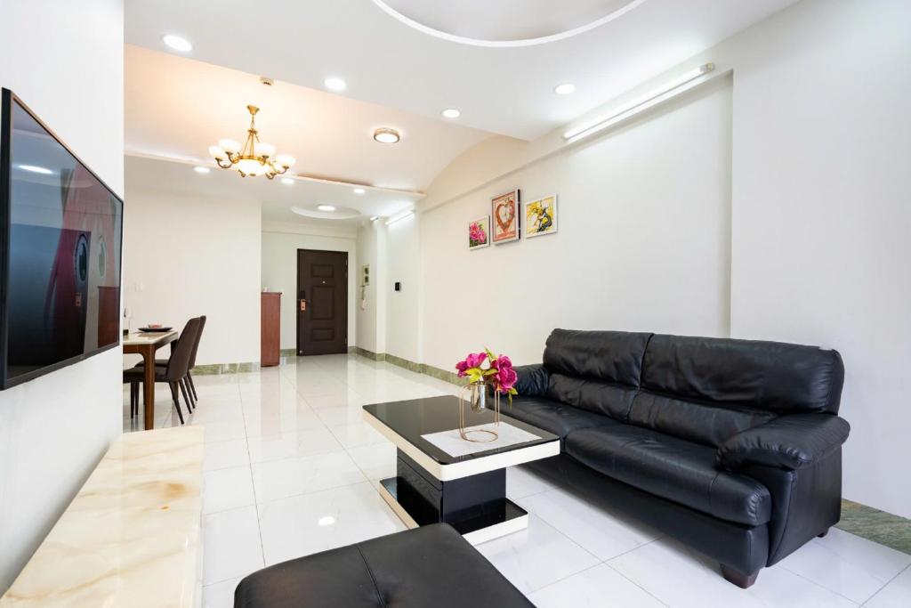Cozy 3-BR in the center of District 7