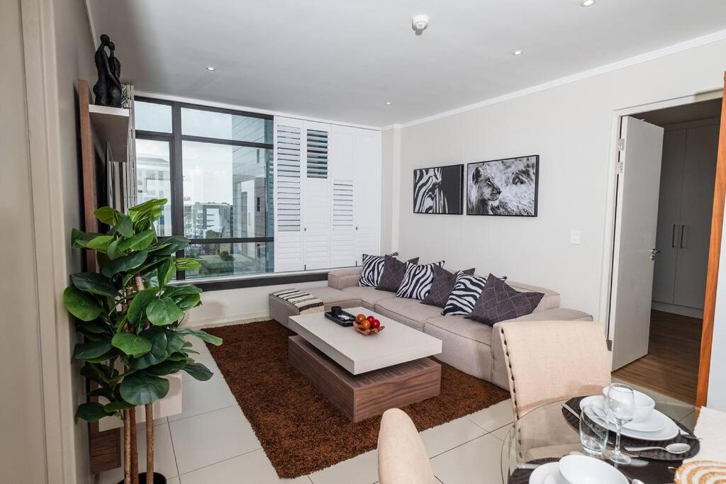 Masingita Towers - Luxurious Apartment Condo in Sandton, Johannesburg