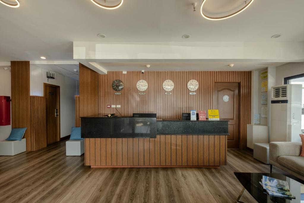 フロント・ロビー