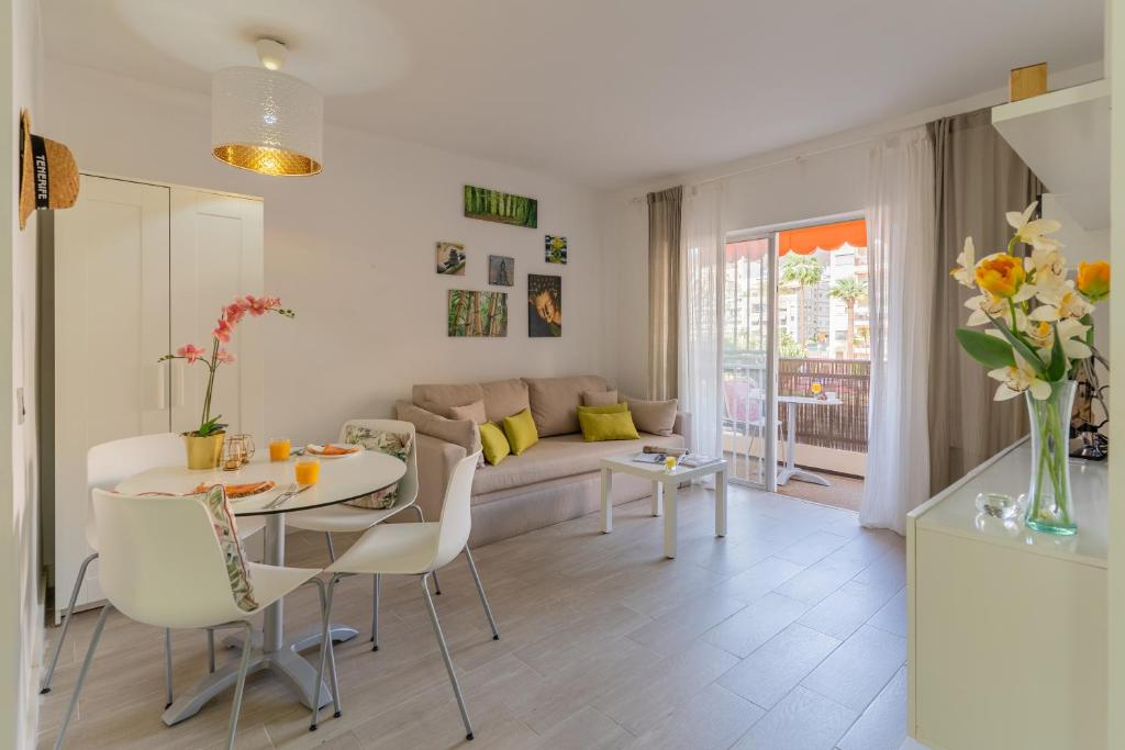Central Los Cristianos Apartment with Pool Near Beach - Cris Sol - 1