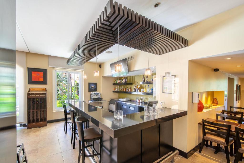 Bar/lounge, Four Points by Sheraton San Jose Costa Rica in San Jose