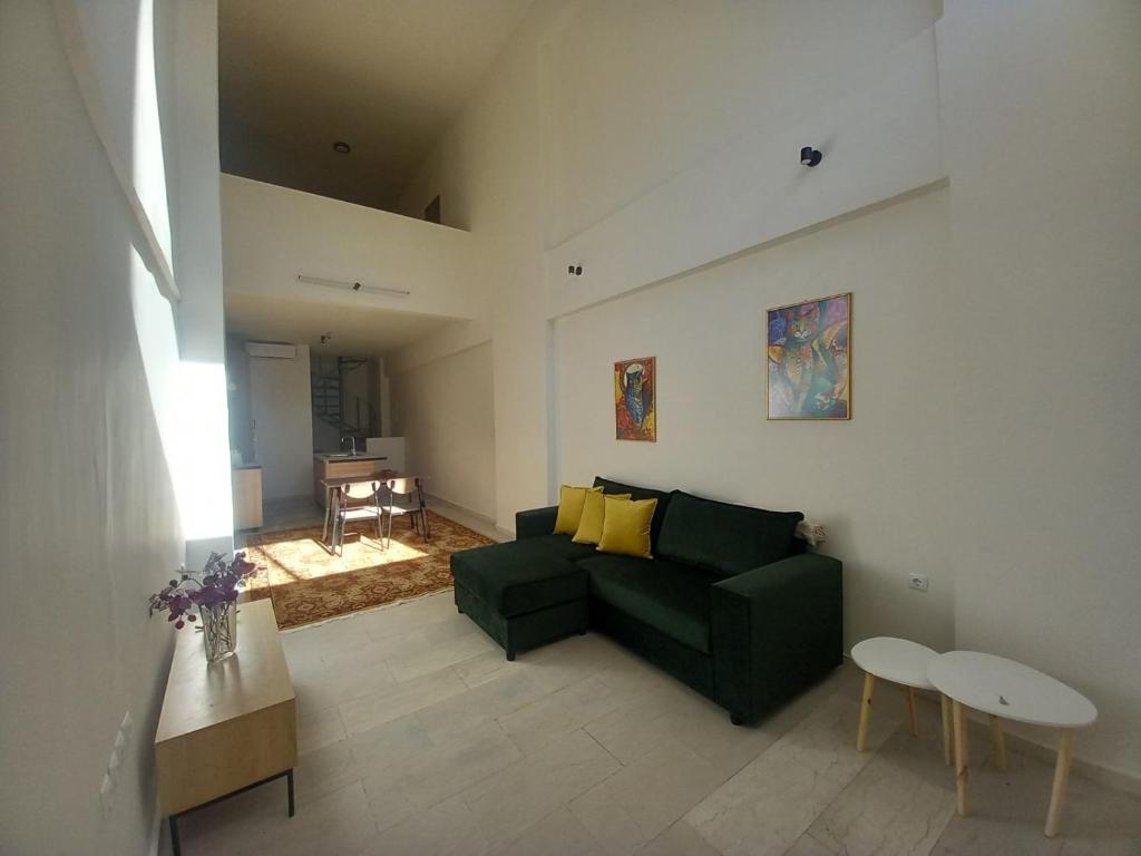 loft, Pyrgos