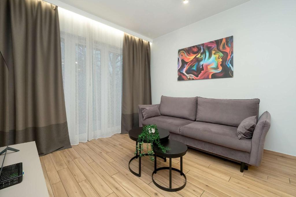 Cosy Apartment with Parking by Rent like home, Lodž