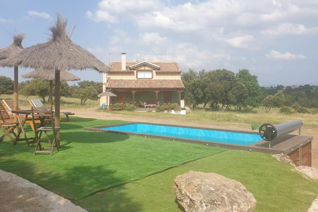 Finca Montechico by Sharingco, Carrascal