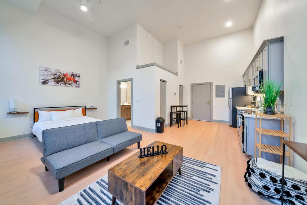 Bright and Modern Studio in Louisville # 306, Louisville