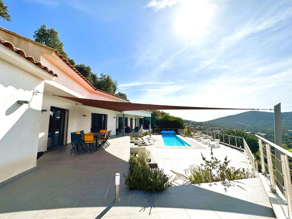 Villa Eden pour 8 personnes climatisée avec piscine chauffée et vue mer à La Londe-les-Maures - 4