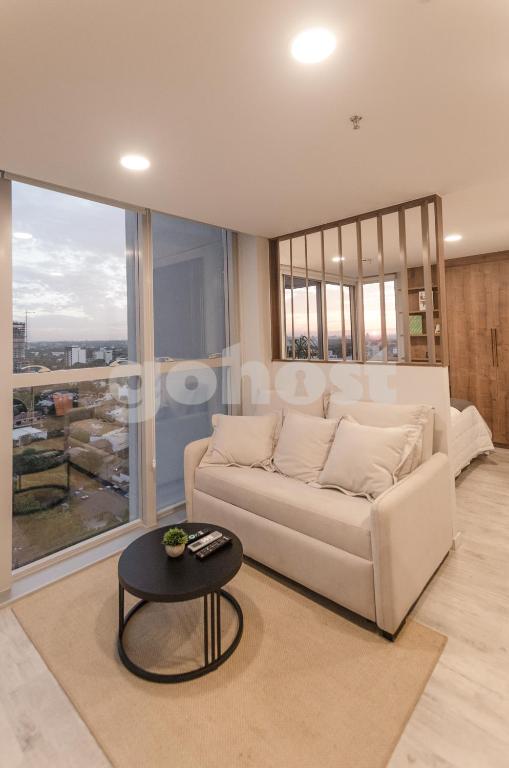 Elegant apt near Shopping del Sol and La Galeria - 5
