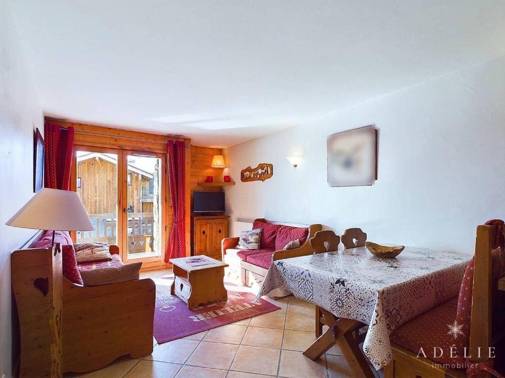 Appartement 3 pièces Sud avec balcon, parking et proche pistes et commerces - FR-1-398-571 - 1
