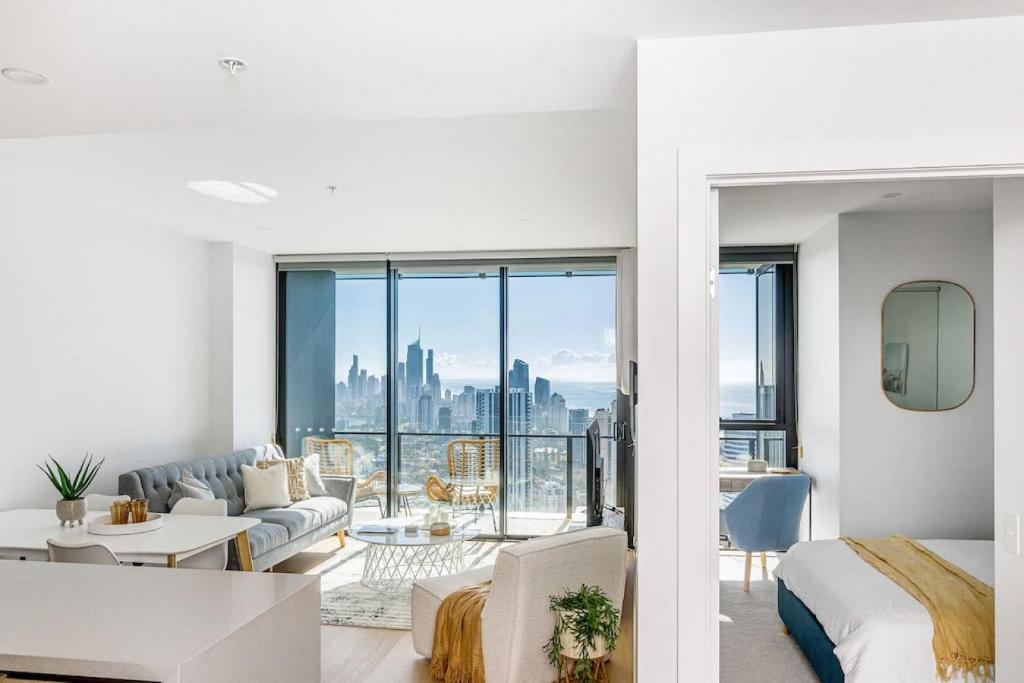 The Darling of Broadbeach - with spectacular views, Gold Coast