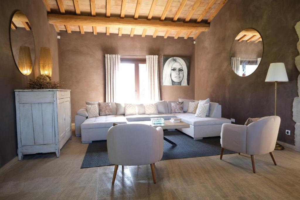 Provençal farmhouse, Mont Ventoux view, 2 pools (1 heated), Bédoin - 10 people - 4
