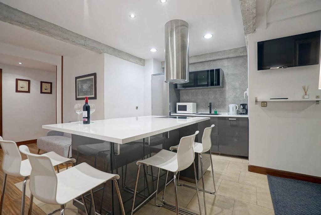 Amplio apartamento en Gros con parking privado - 3