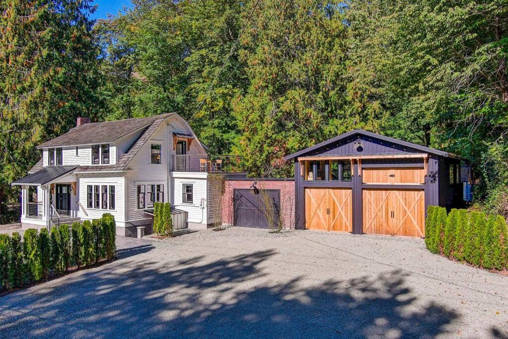 The House at Richardson Creek, Monroe