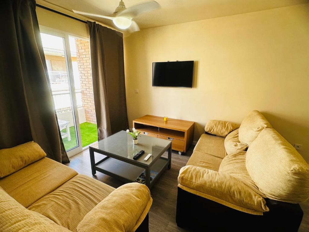 Apartamento en última planta 4 recien reformado en Playa La Colonia con Ascensor - 2