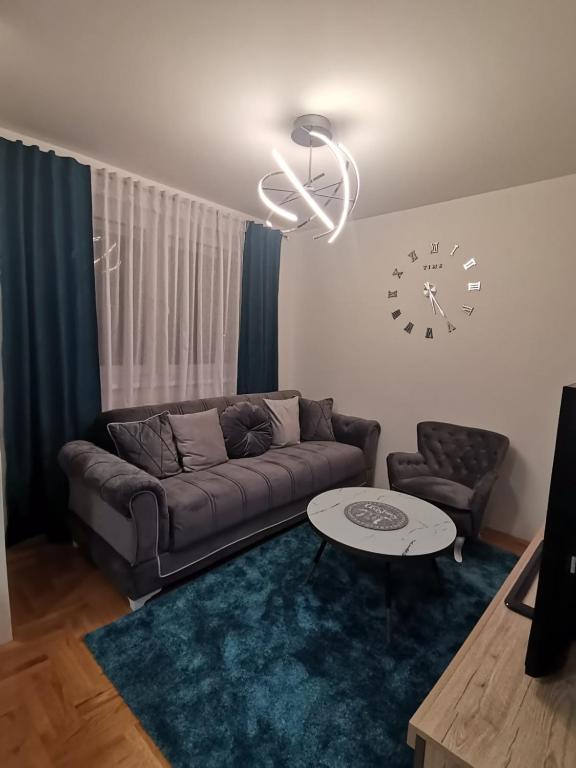 Alexbn, Železnička Stanica Bijeljina