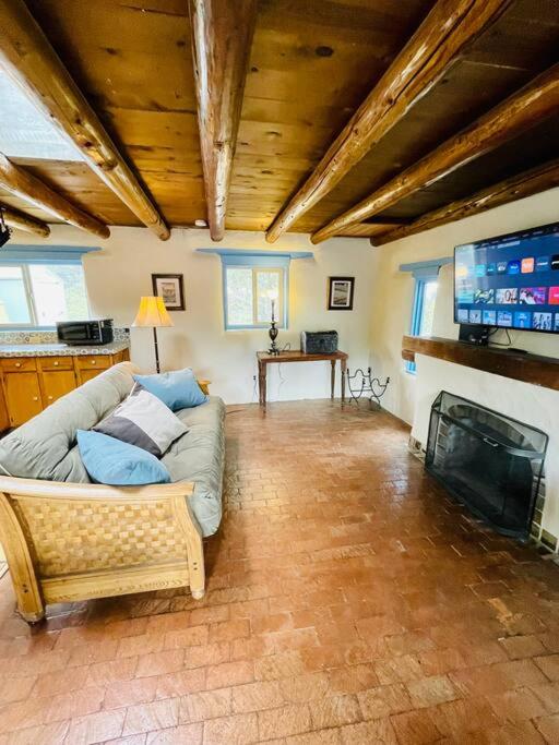 Casita Azul, Historic and Cozy Santa Fe Adobe, Santa Fe