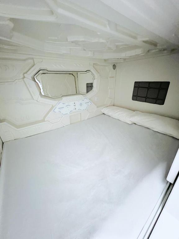 Hostel Space Capsule - 5