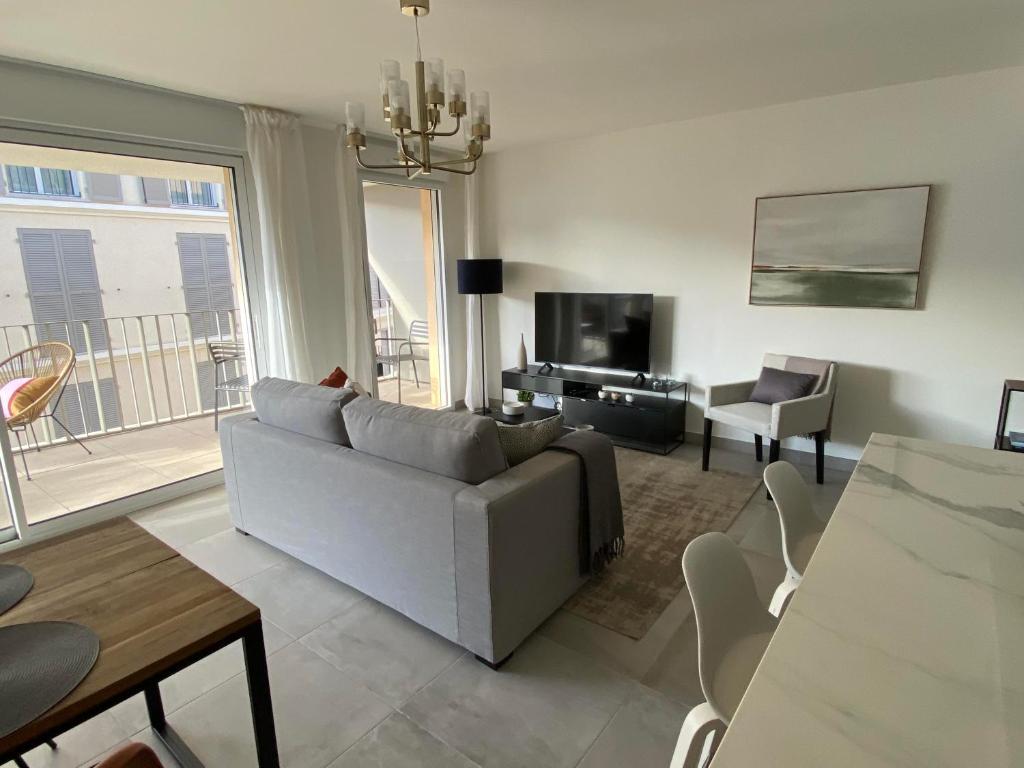 Fabulous Two-Bedroom Apartment with parking - 5