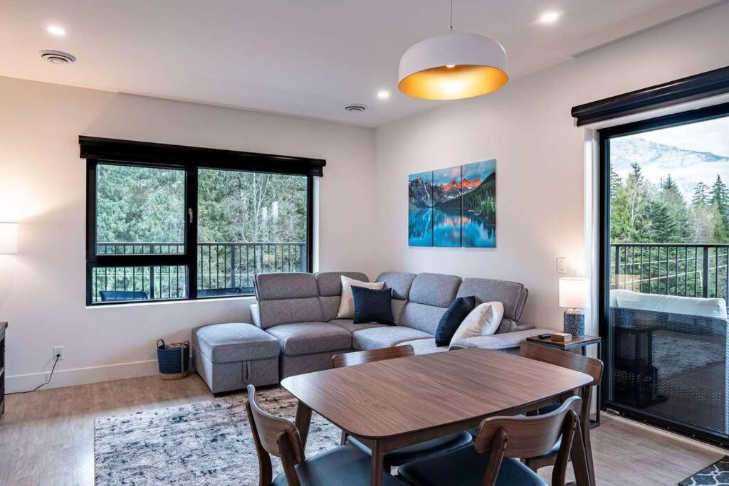 Alpine Retreat by Revelstoke Vacations, Revelstoke