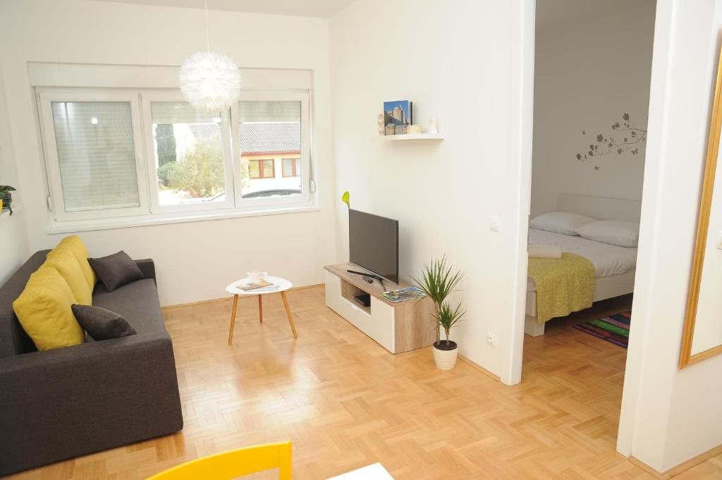 Amaros Apartment 전경