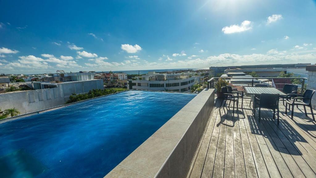 Lotus Midtown Apartments — Hotel in Playa Del Carmen