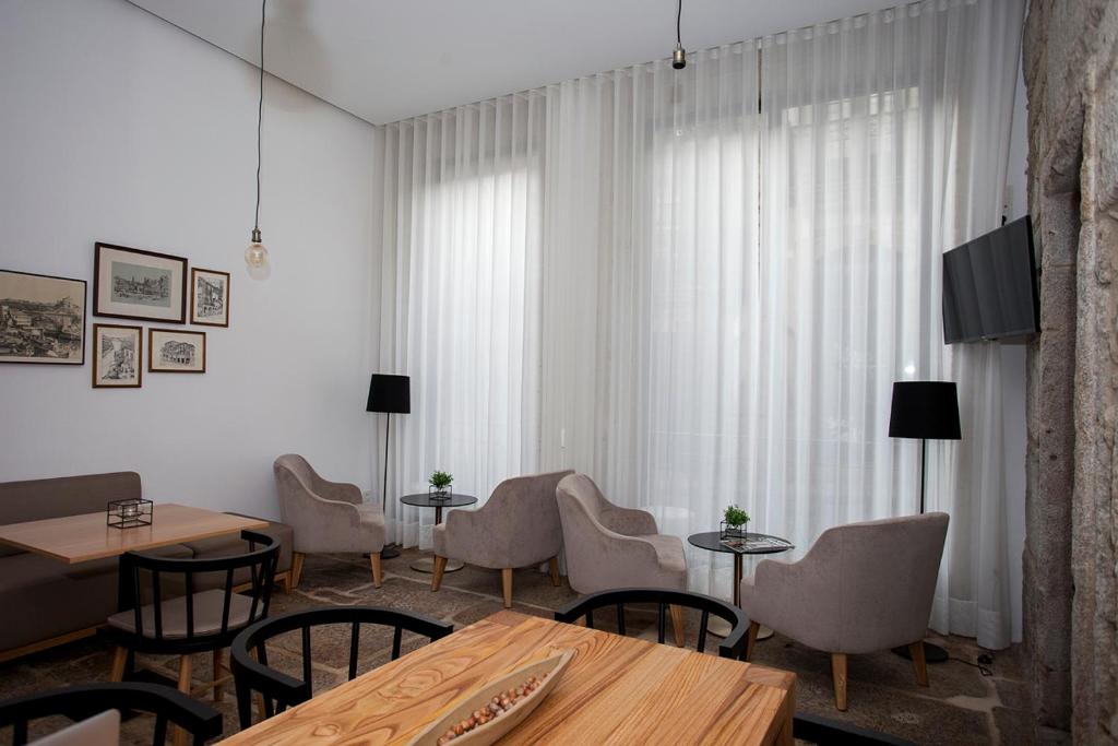 Shared lounge/TV area, Belomont52 Guest House in Porto