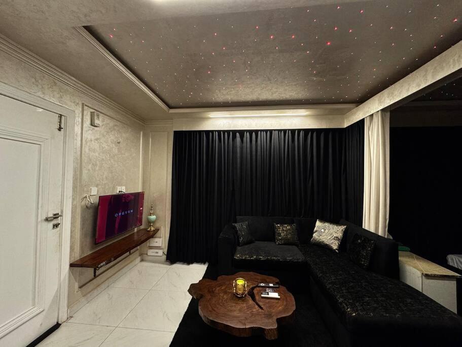 Under the Stars by Comfort Cove#2, Lahore