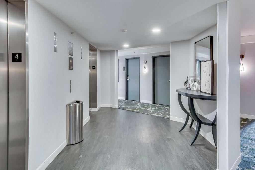 フロント・ロビー