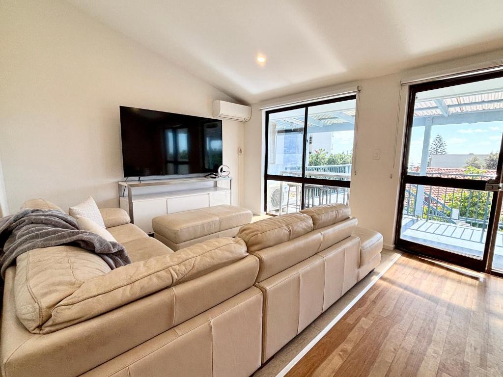 Coastal Ocean Views & Breezes, Perth