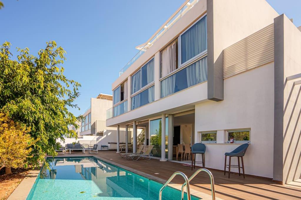 Hubstay - The Royal Palace Lux Protaras - 10 min Walk to the Beach, Protaras