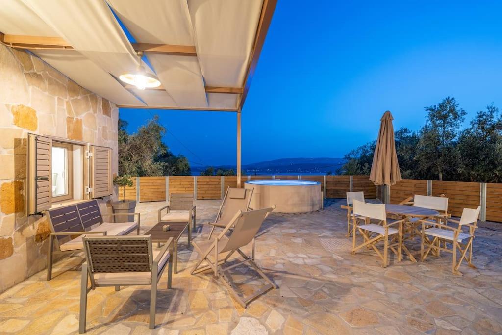 Tzortzatos Tiny Home, Kouroukláta