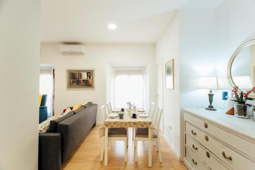 Bright Renovated Full of Natural Light 2BR 2BA - 5