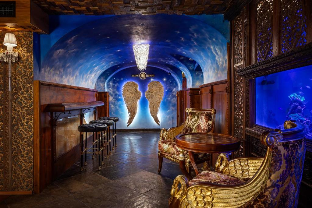 Nightclub, U Zlateho Stromu Hotel in Prague
