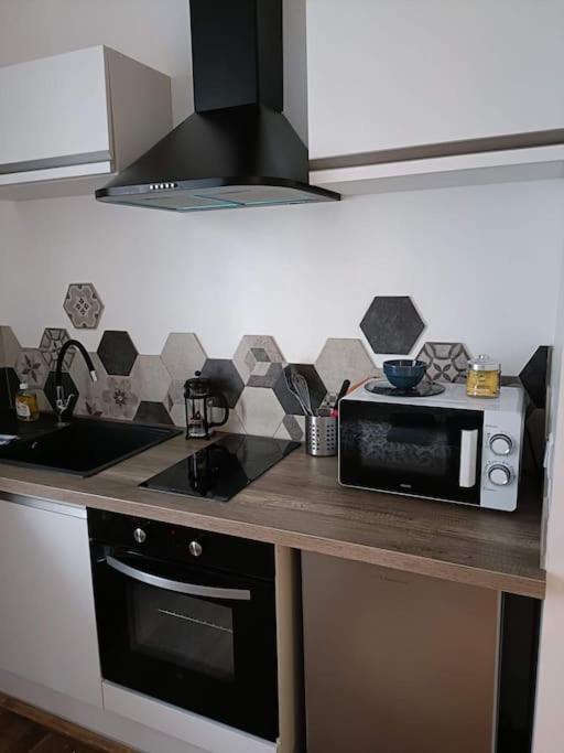 Agréable studio - Wi-Fi - cuisine complète - 3