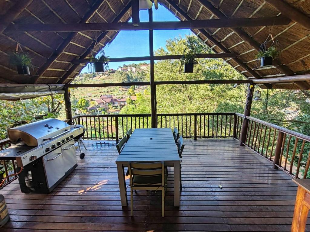 Indulgent Escape, Jet Bath, Stunning Views Boma Firepit -Retreat from the City, Roodepoort