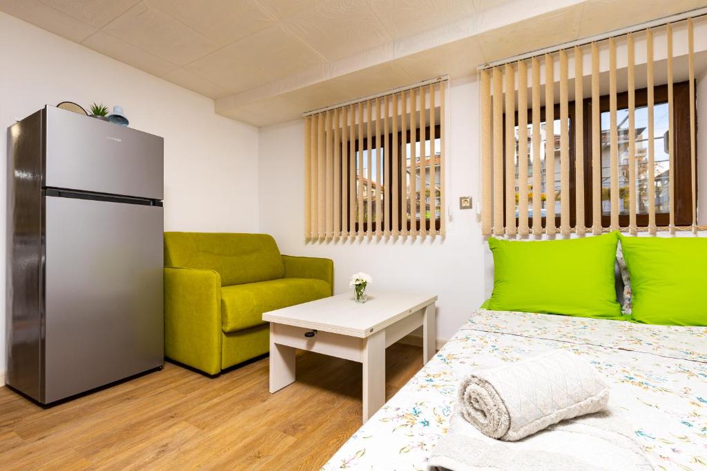 Tiny Secret Place next to MU with Private Parking, Plovdiv