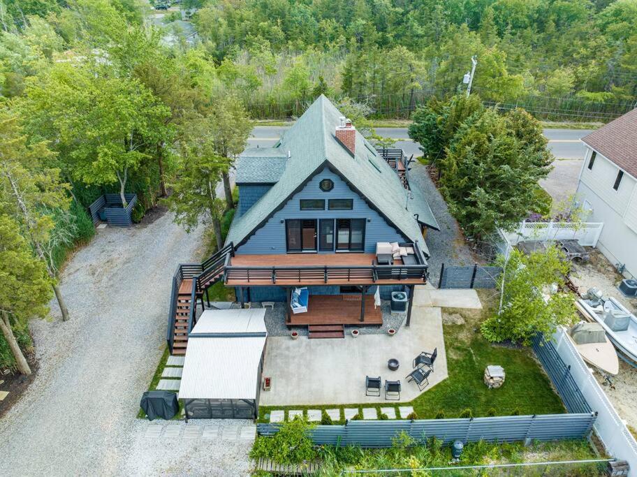 Riverfront Style w Firepits and Fun, Forked River Point