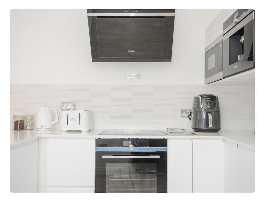 Refurbished Beach Lodge, Looe photo 6
